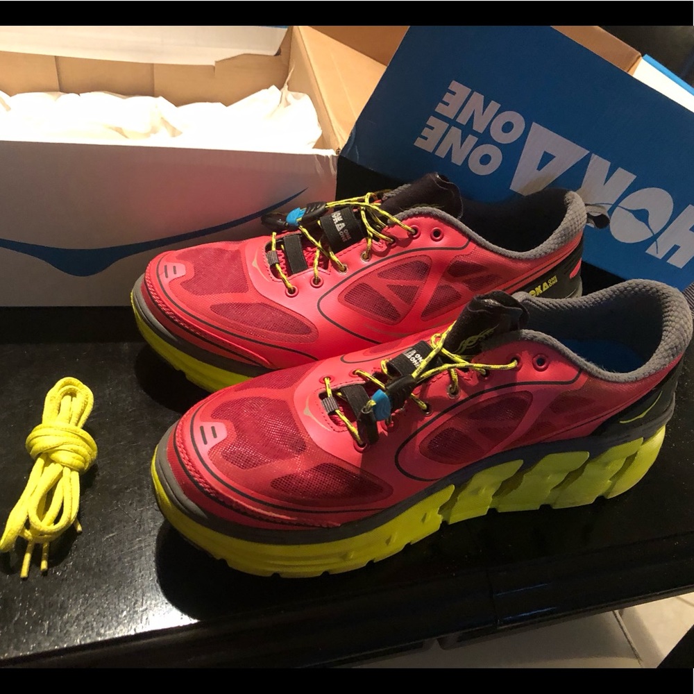 Hoka conquest womens 9.5